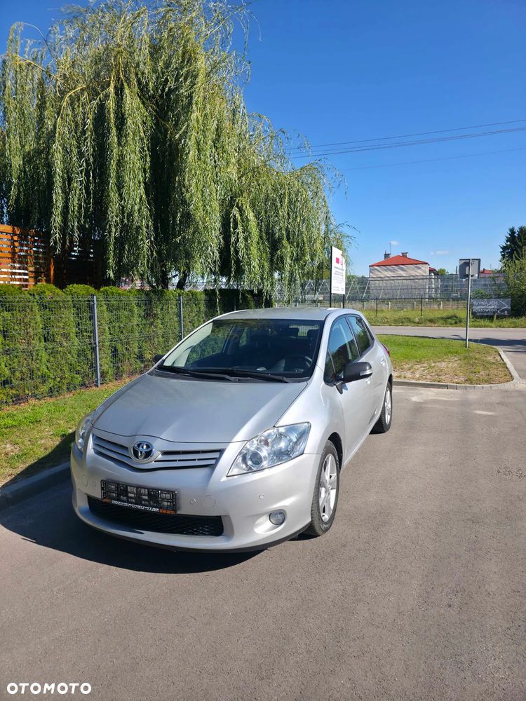 Toyota Auris - 2