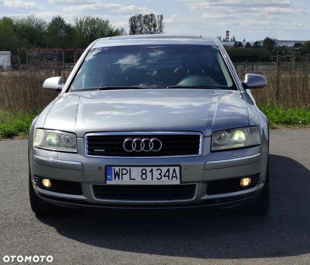 Audi A8 - 40