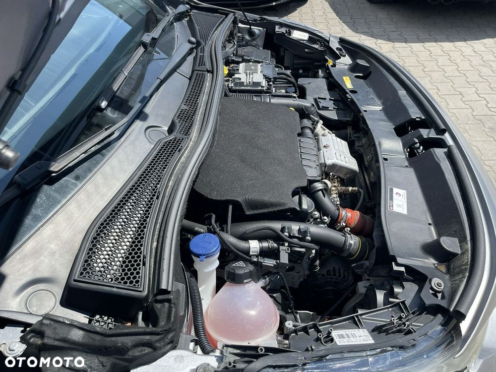 Peugeot 2008 1.2 Pure Tech GPF Allure S&S EAT6 - 18
