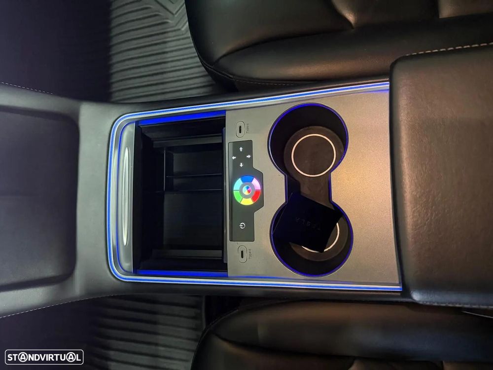 Tesla Model 3 - 10