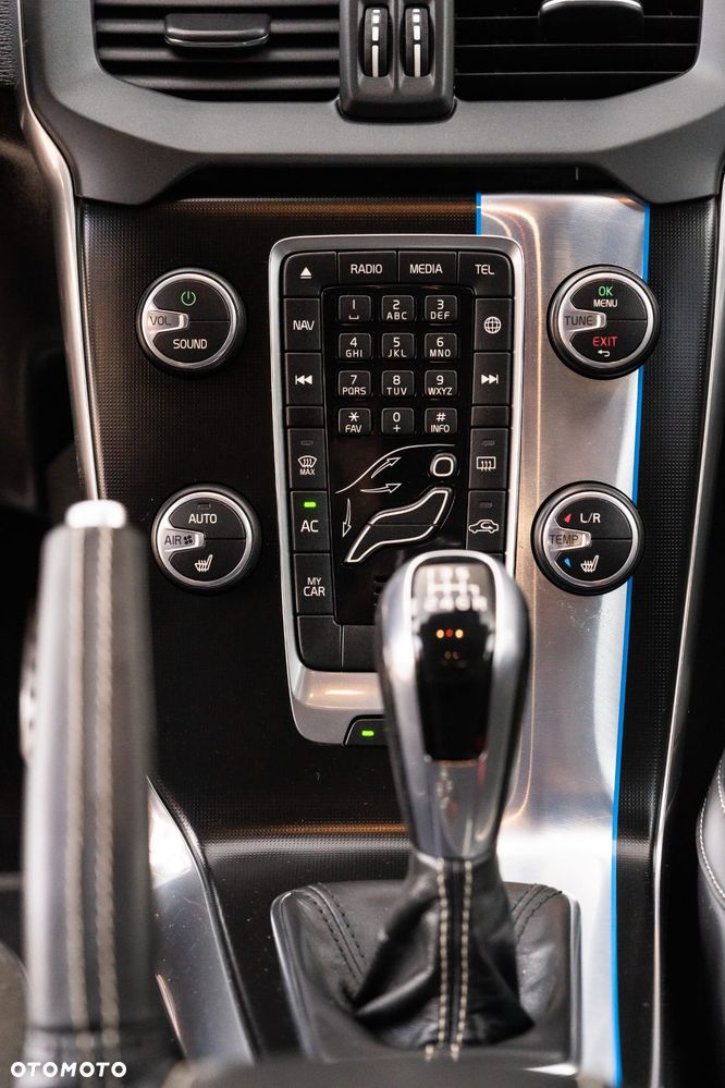 Volvo V40 D2 Drive-E R-Design Momentum - 11