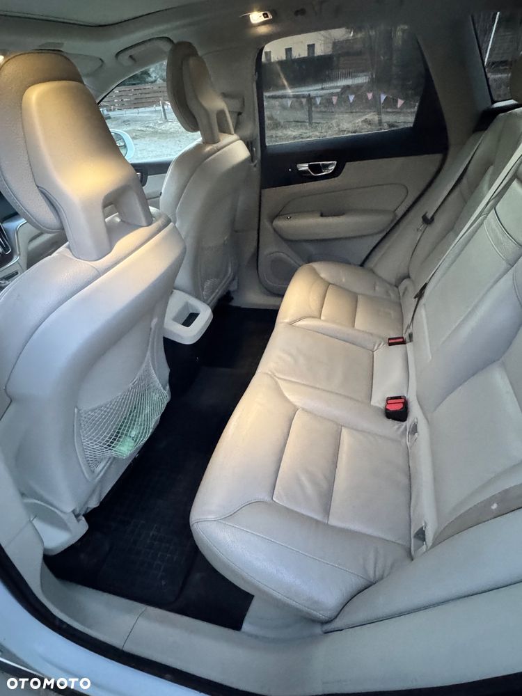 Volvo XC 60 T6 AWD Momentum - 7