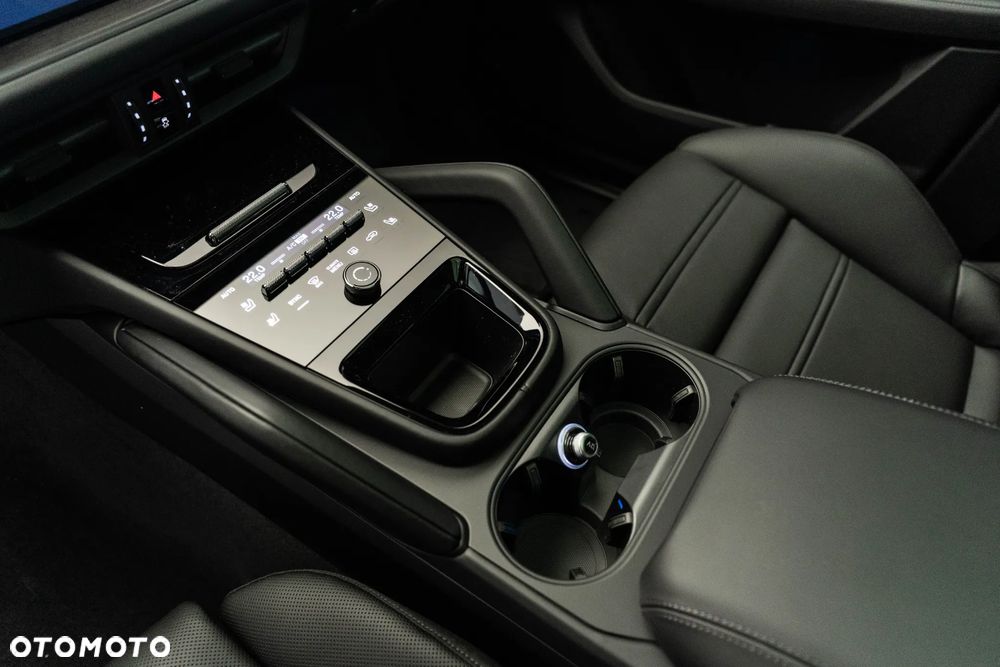 Porsche Cayenne E-Hybrid PHEV Black Edition - 25