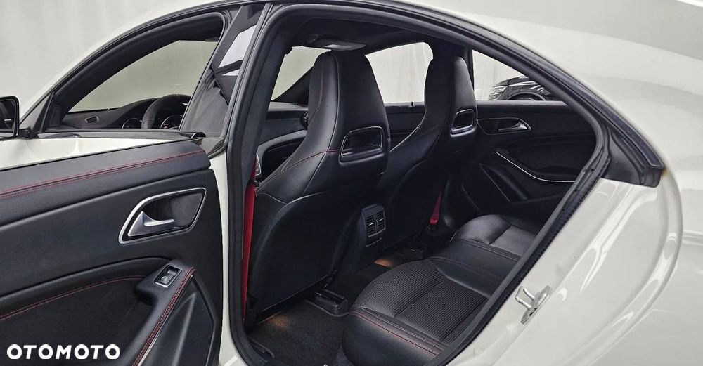 Mercedes-Benz CLA AMG 45 4Matic AMG Speedshift DCT 7G - 22