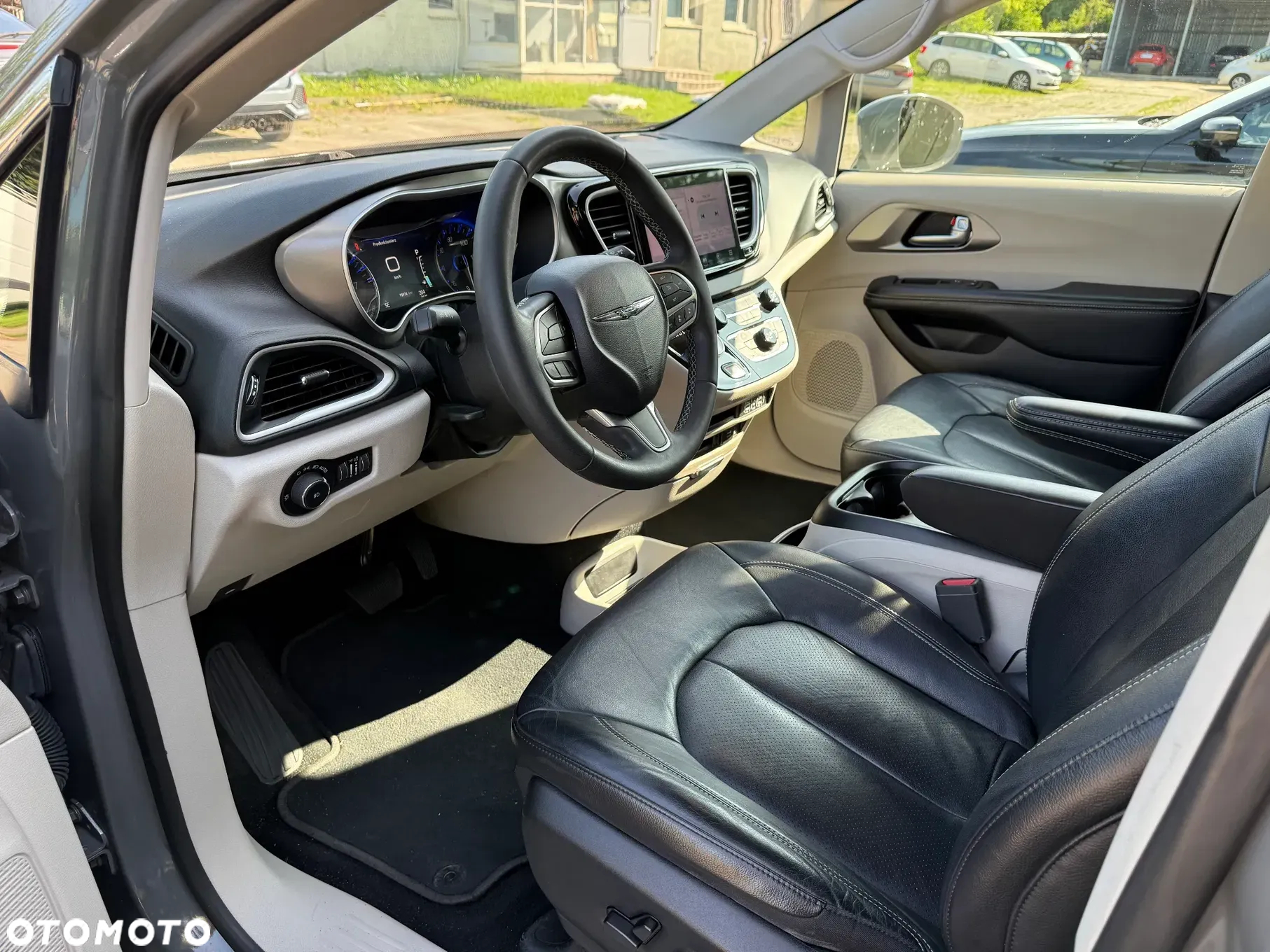 Chrysler Pacifica - 14