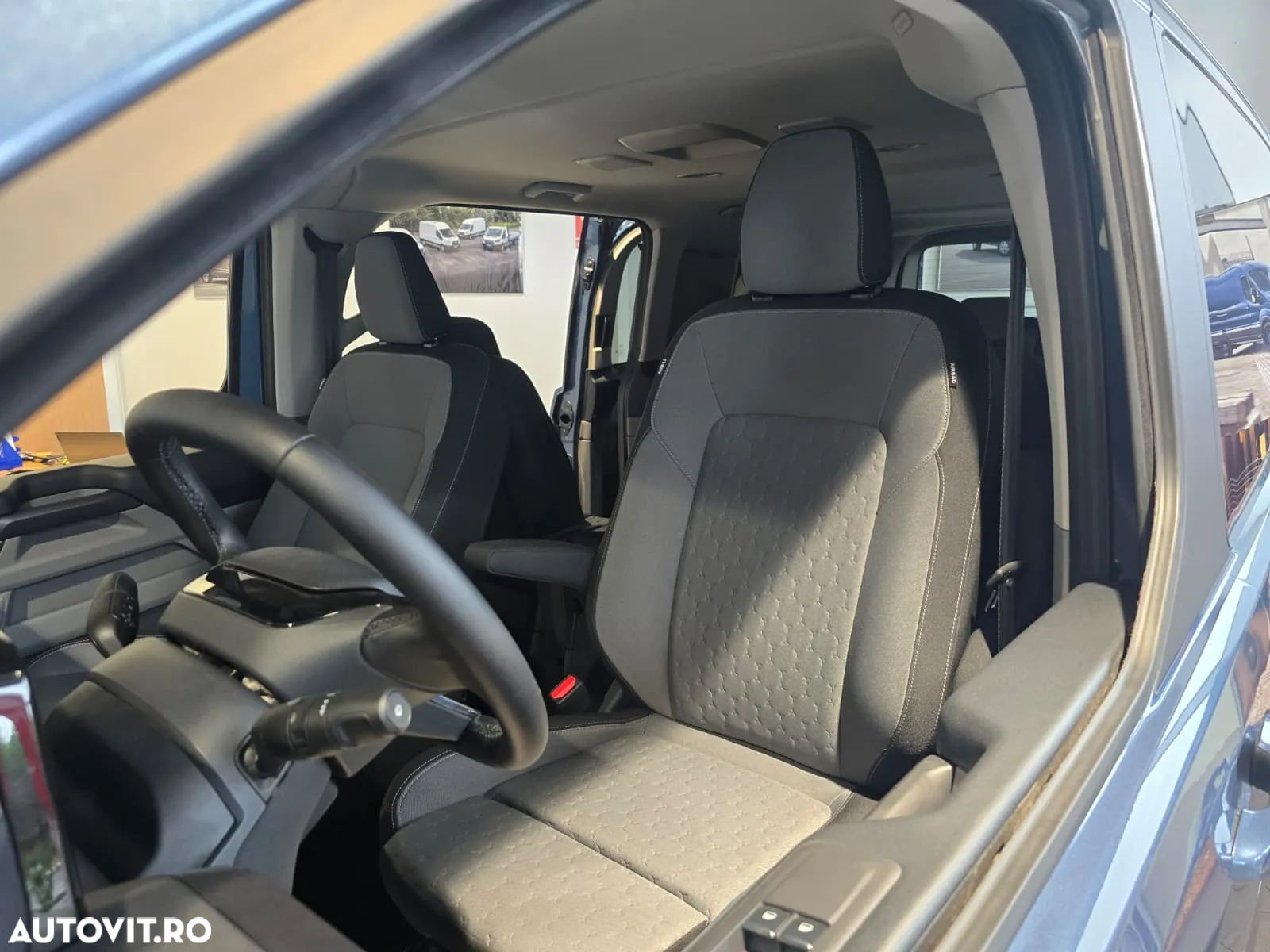 Ford Tourneo Custom Bus 320L 2.0 EcoBlue 136 CP 8AT L2H1 FWD Titanium - 15