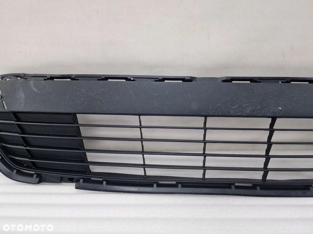 TOYOTA YARIS III 11- KRATKA ŚRODKOWA ZDERZAKA PRZEDNIEGO , NR 53112-0D210 , NR AUKCJI K309 - 4