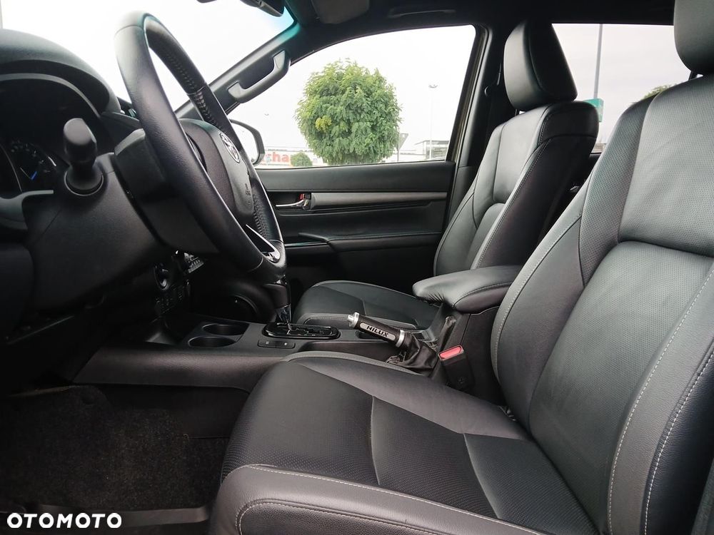 Toyota Hilux 2.8 D-4D Double Cab Invincible Sport 4x4 - 18