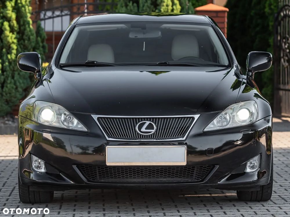Lexus IS - 4