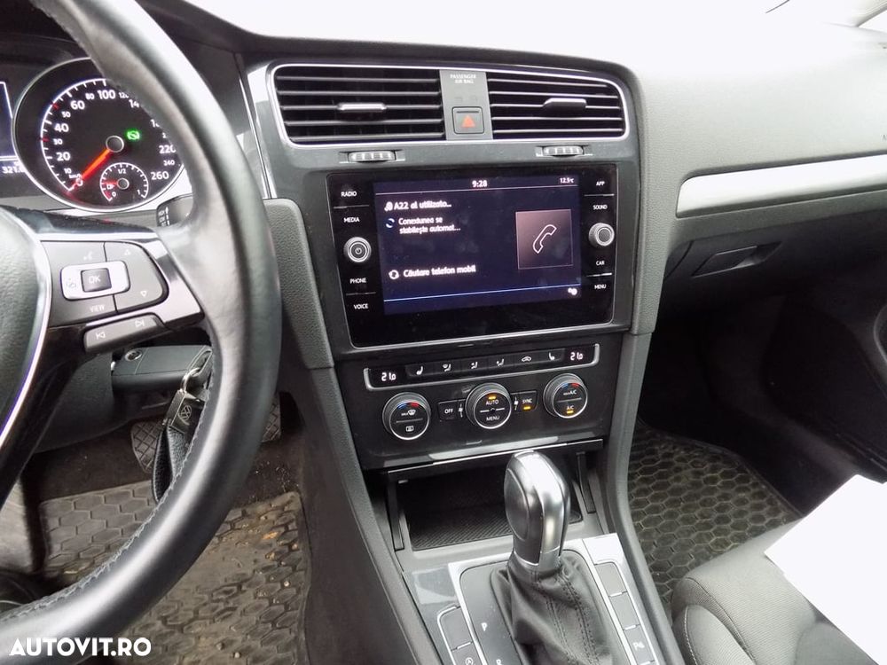 Volkswagen Golf - 8