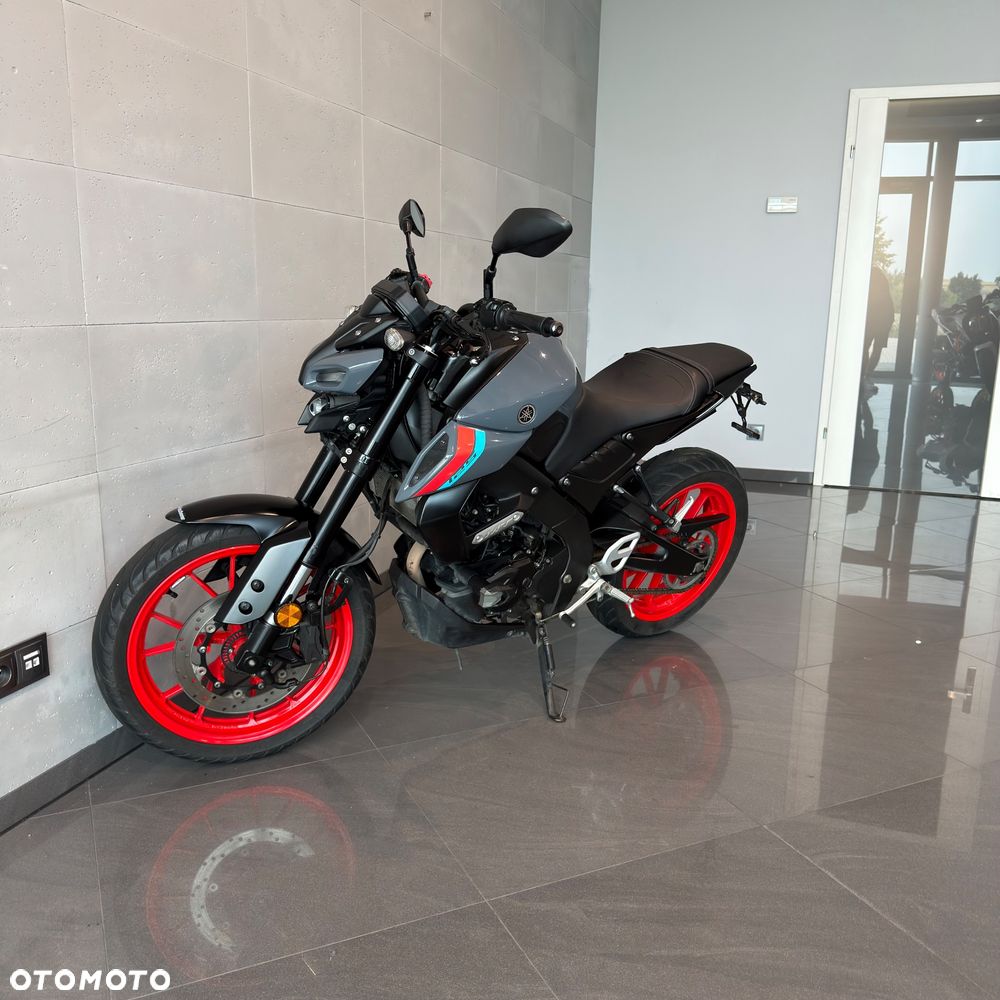 Yamaha MT - 6