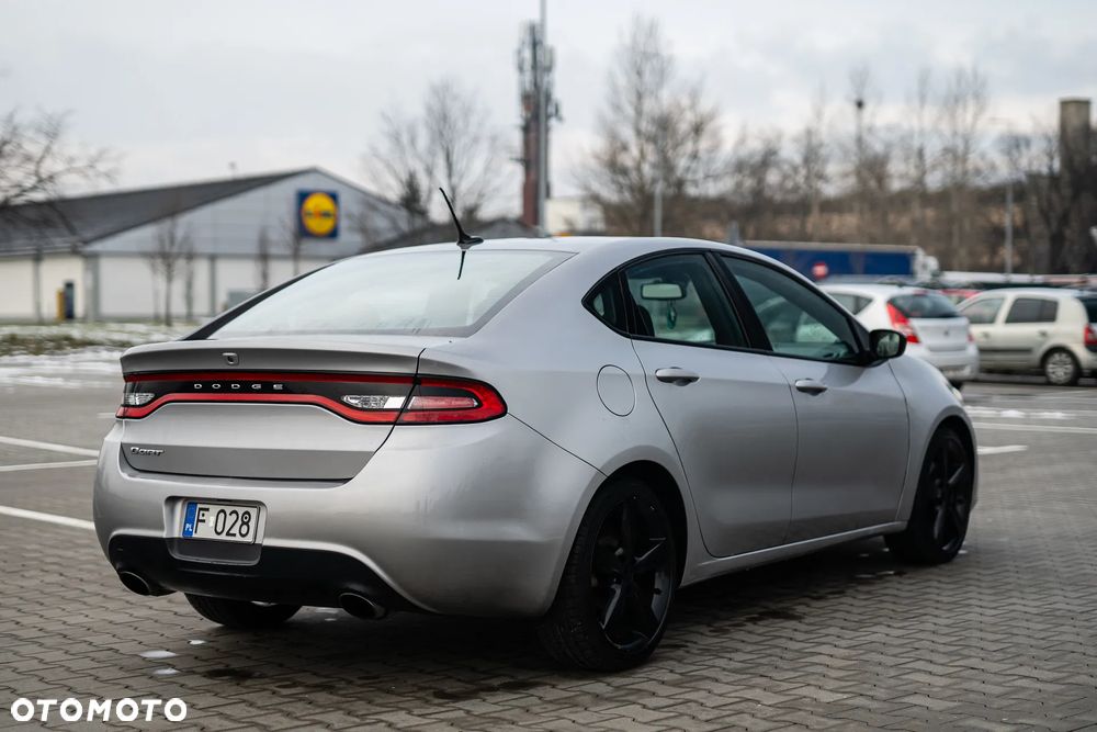 Dodge Dart - 4