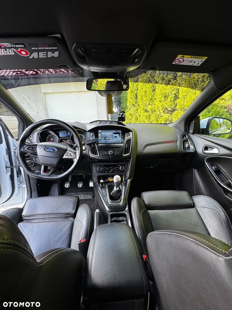 Ford Focus 2.0 EcoBoost ST - 11
