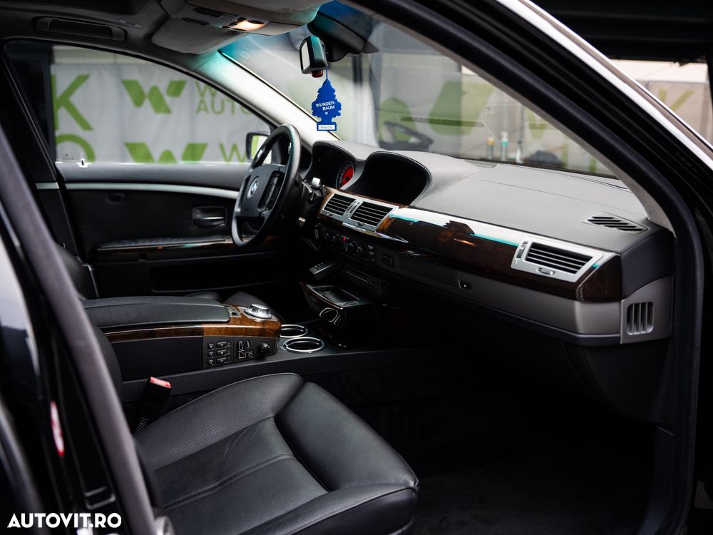 BMW Seria 7 760Li A - 26