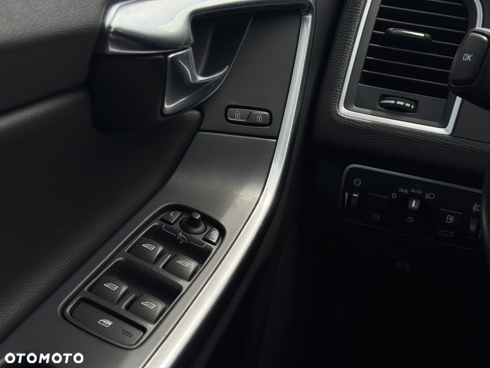 Volvo XC 60 D4 Drive-E Momentum - 12
