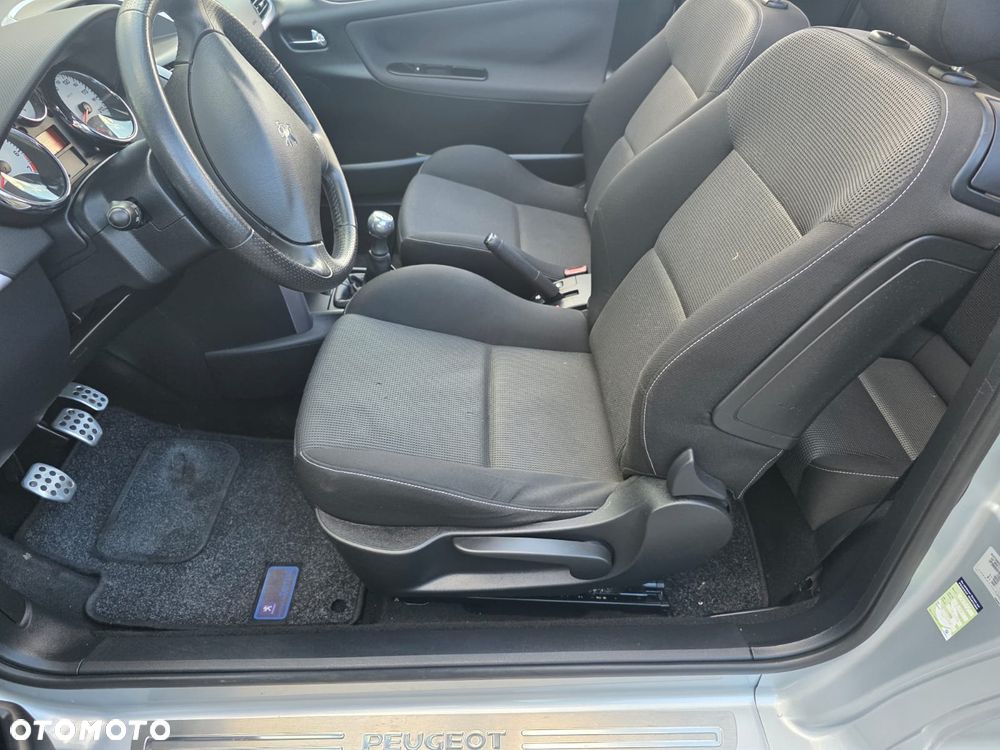 Peugeot 207 CC 1.6 Sport - 22