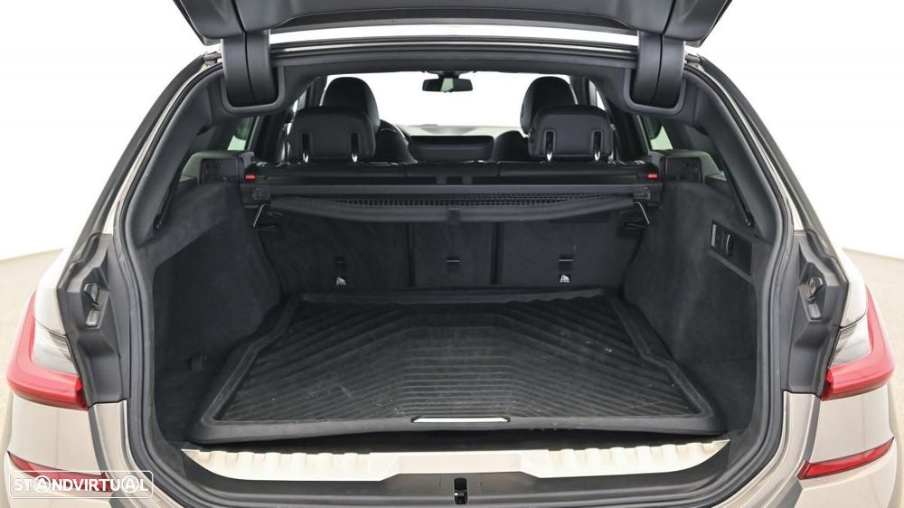 BMW 330 e Pack Desportivo M Auto - 4