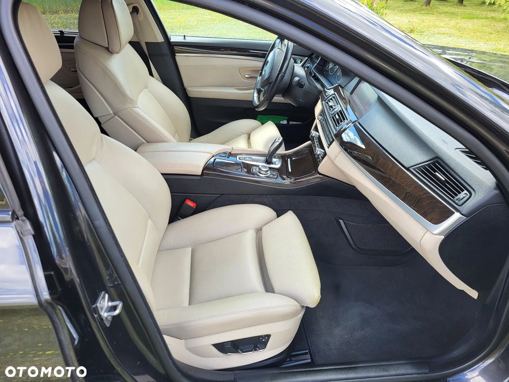 BMW Seria 5 528i - 17