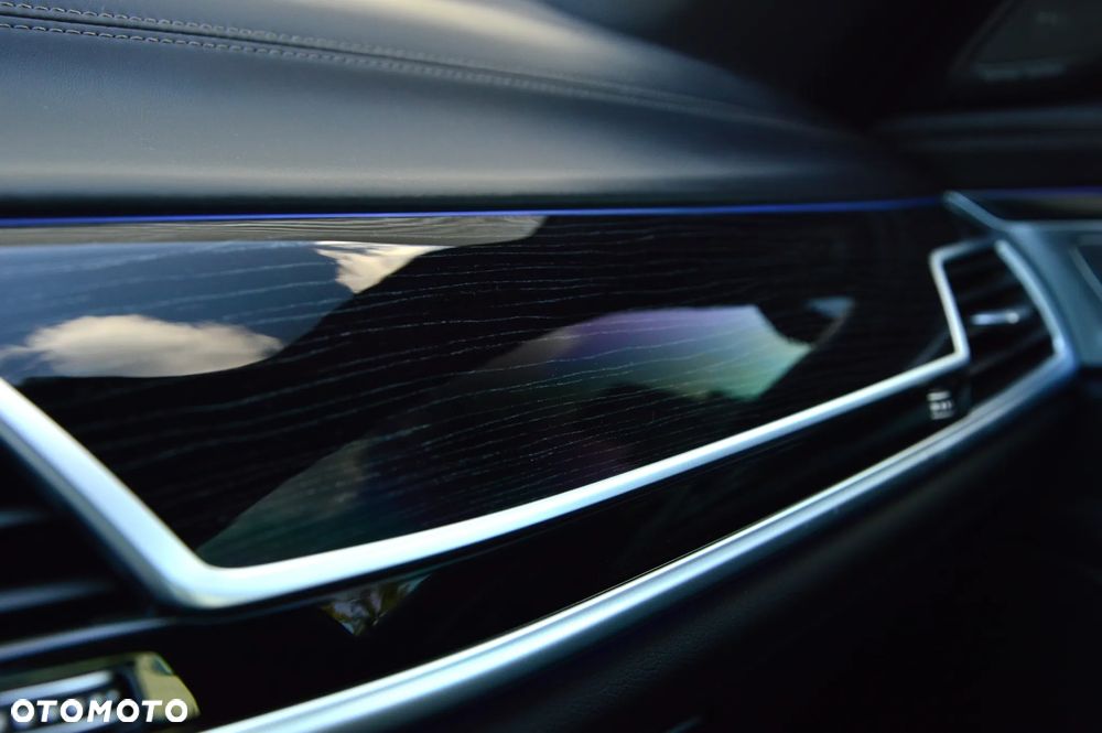 BMW Seria 7 750d xDrive - 24