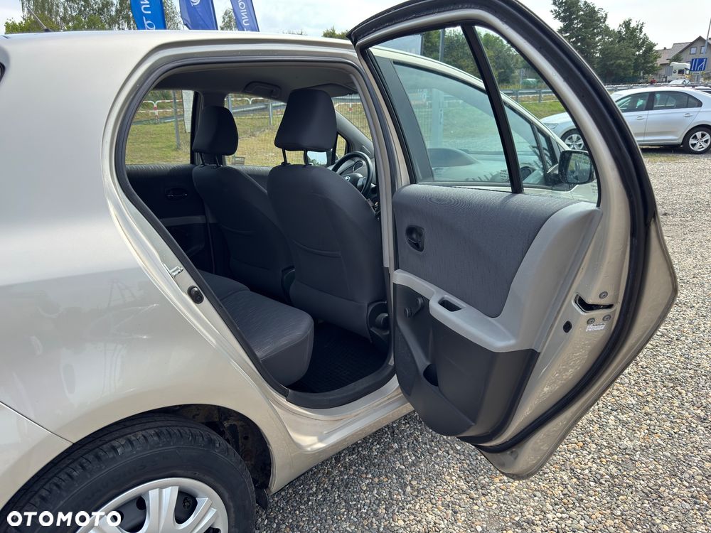 Toyota Yaris 1.33 Sol - 23