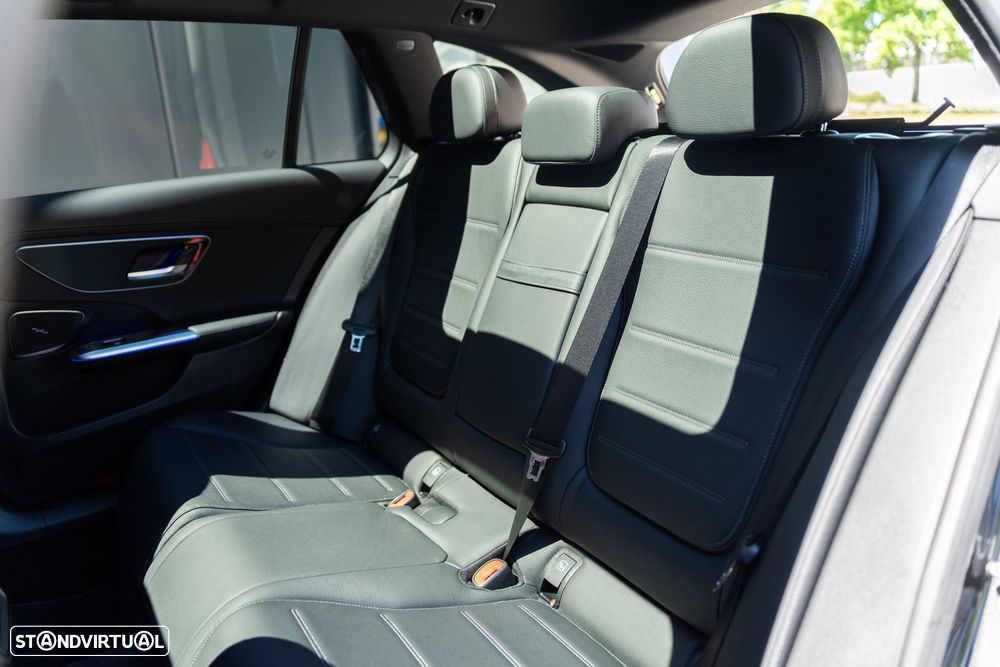 Mercedes-Benz C 300 e T 9G-TRONIC AMG Line - 32