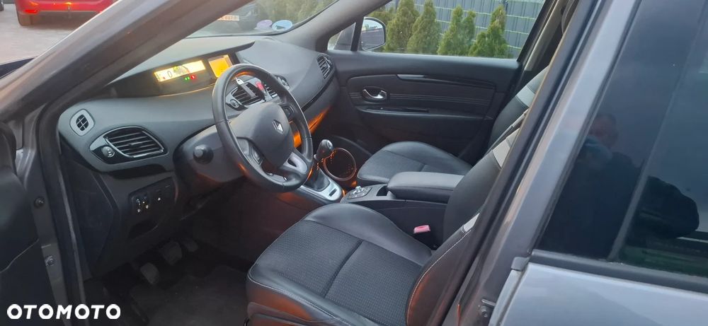 Renault Scenic 1.6 16V 110 Dynamique - 22
