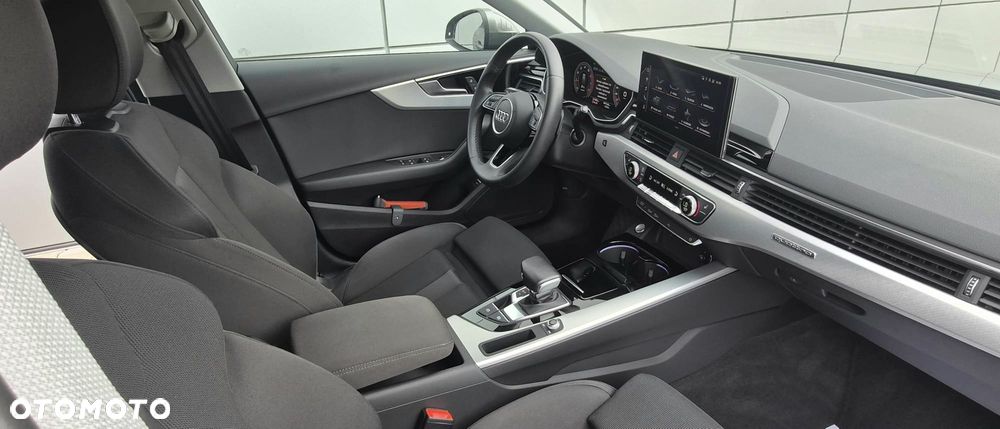 Audi A4 Avant 40 TFSI quattro S tronic advanced - 26