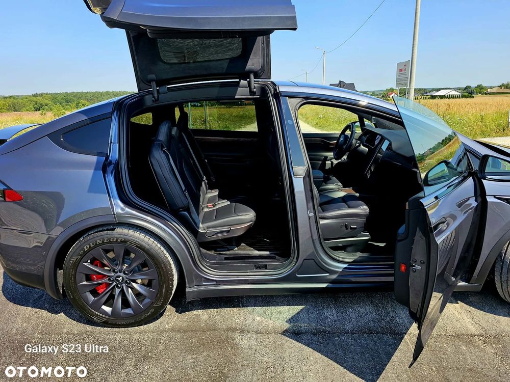 Tesla Model X - 2