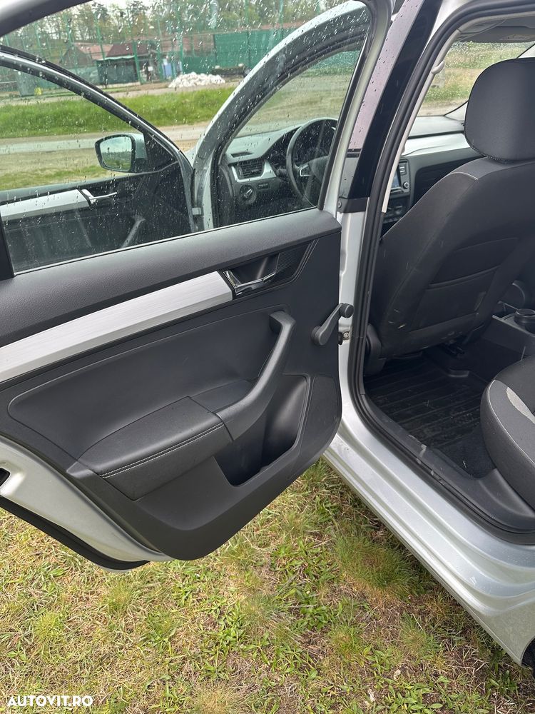 Skoda RAPID 1.0 TSI Ambition - 17