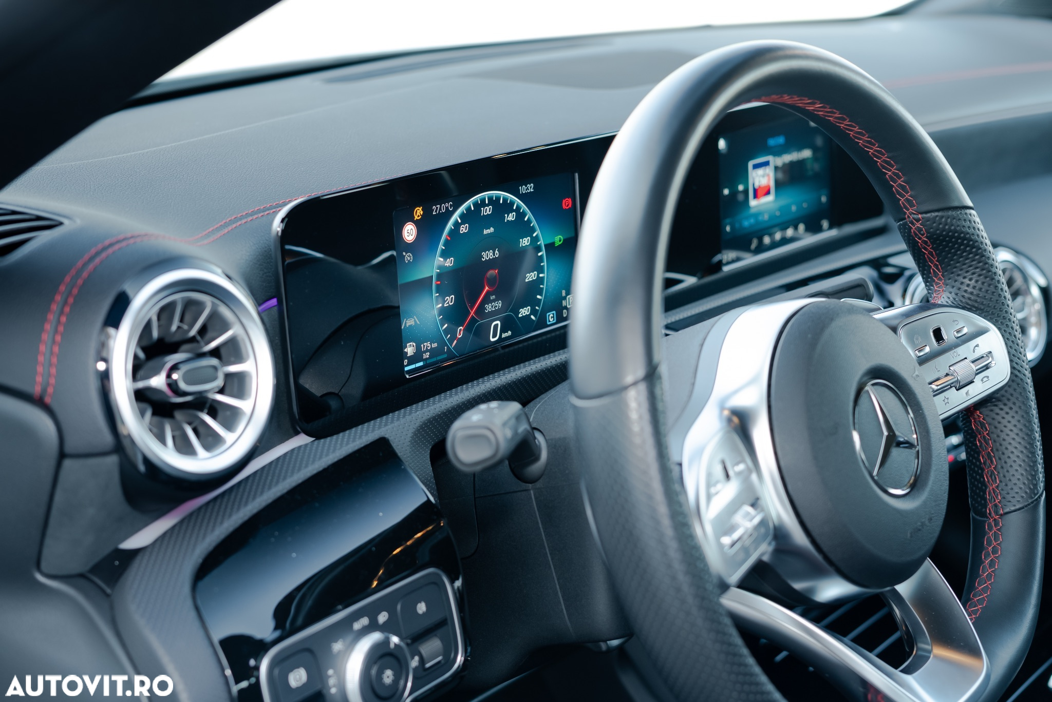 Mercedes-Benz CLA 180 7G-DCT AMG Line - 31
