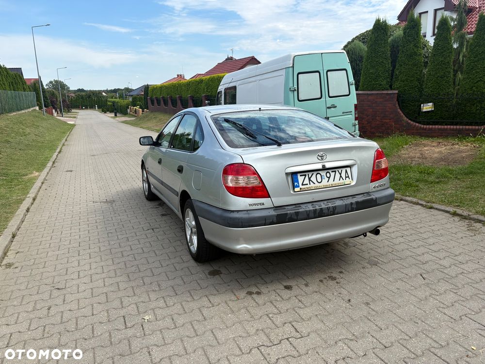 Toyota Avensis - 6
