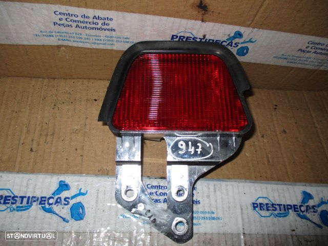 Farol Tras REF0947 TOYOTA AVENSIS 2005 5P 3ºSTOP KOITO TOYOTA AVENSIS 2004 2.0 D4D 115CV 5P PRETO 5P 3ºSTOP KOITO - 1