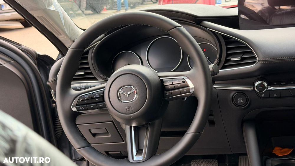Mazda 3 e-Skyactiv G140 AT MHEV Center-Line - 17