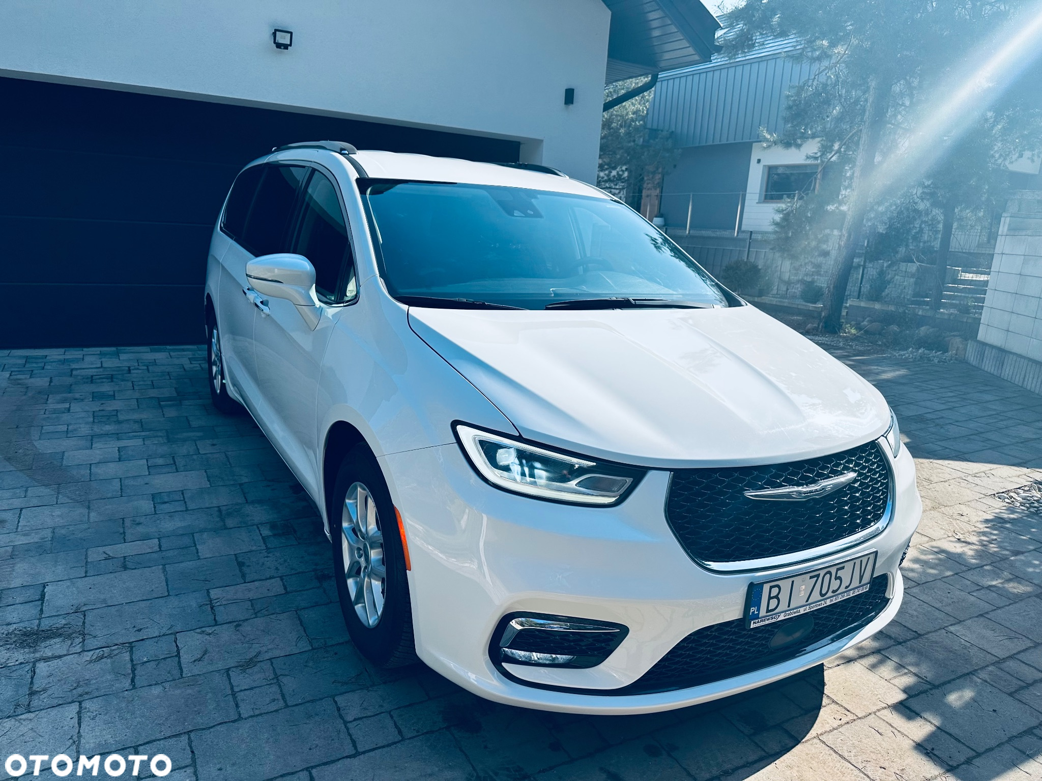 Chrysler Pacifica - 17