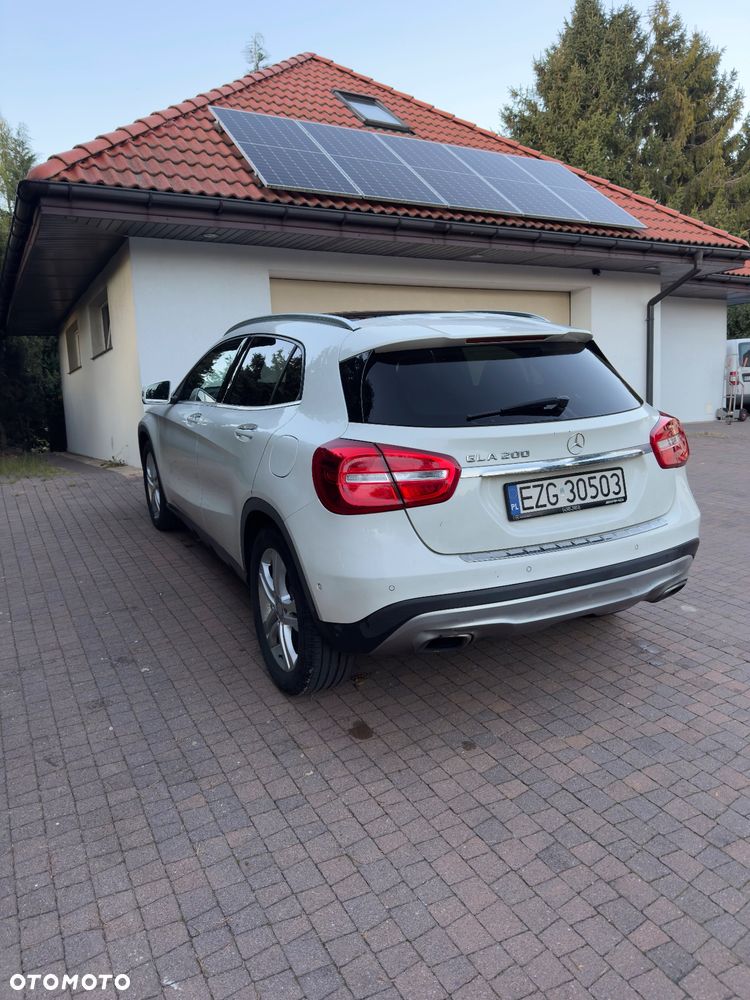 Mercedes-Benz GLA - 6