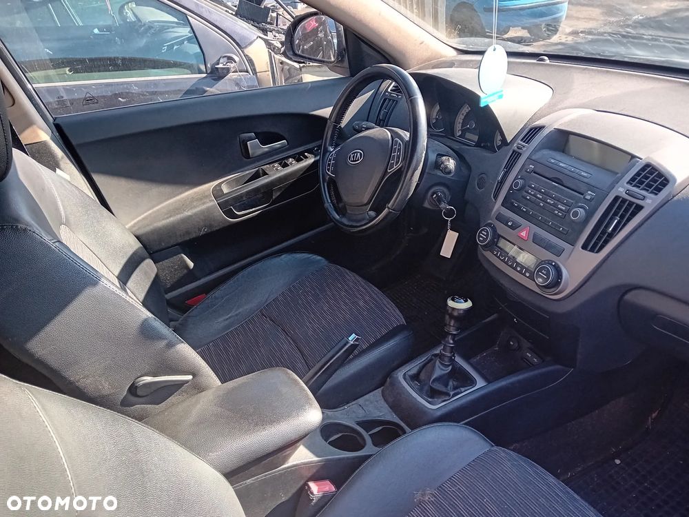 *KIA CEED* Samochód na części - 7