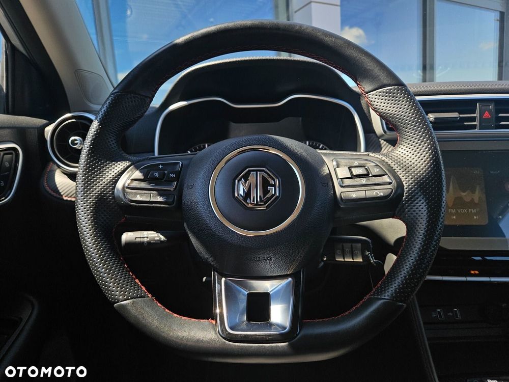 MG ZS - 11