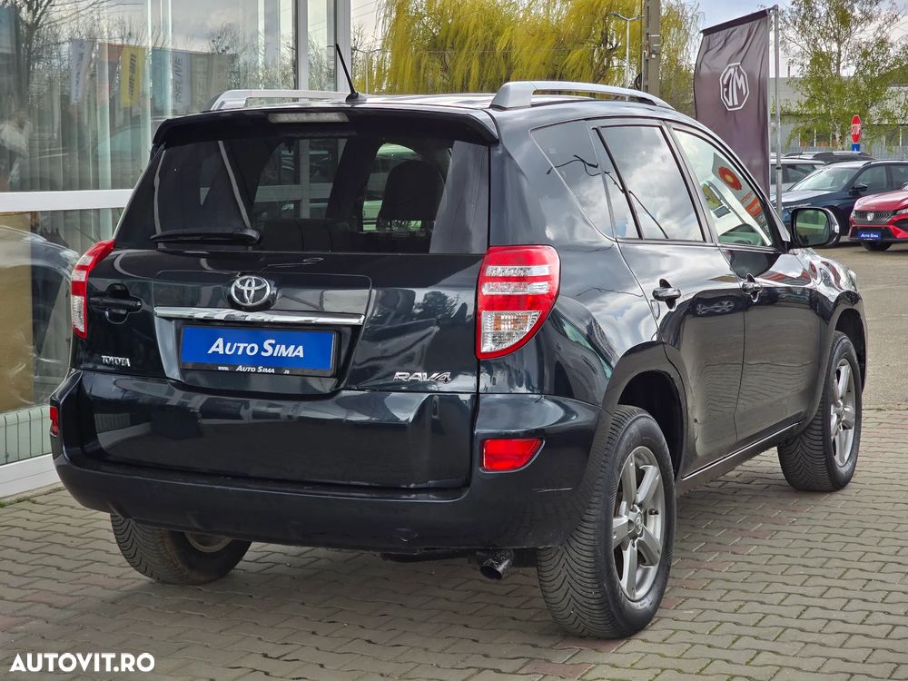 Toyota RAV4 - 7