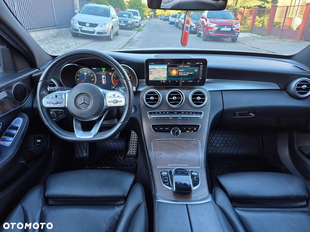 Mercedes-Benz Klasa C 300 9G-TRONIC - 25
