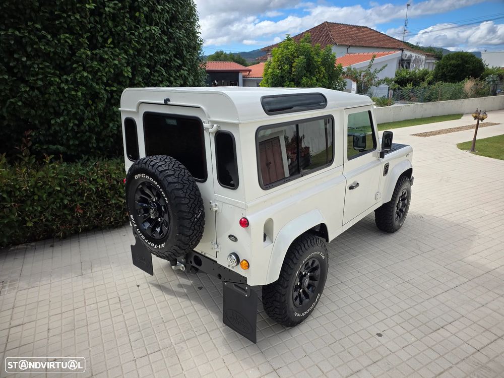 Land Rover Defender 90 2.4 CRD S - 9