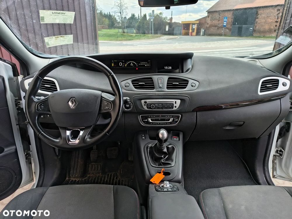 Renault Grand Scenic - 17
