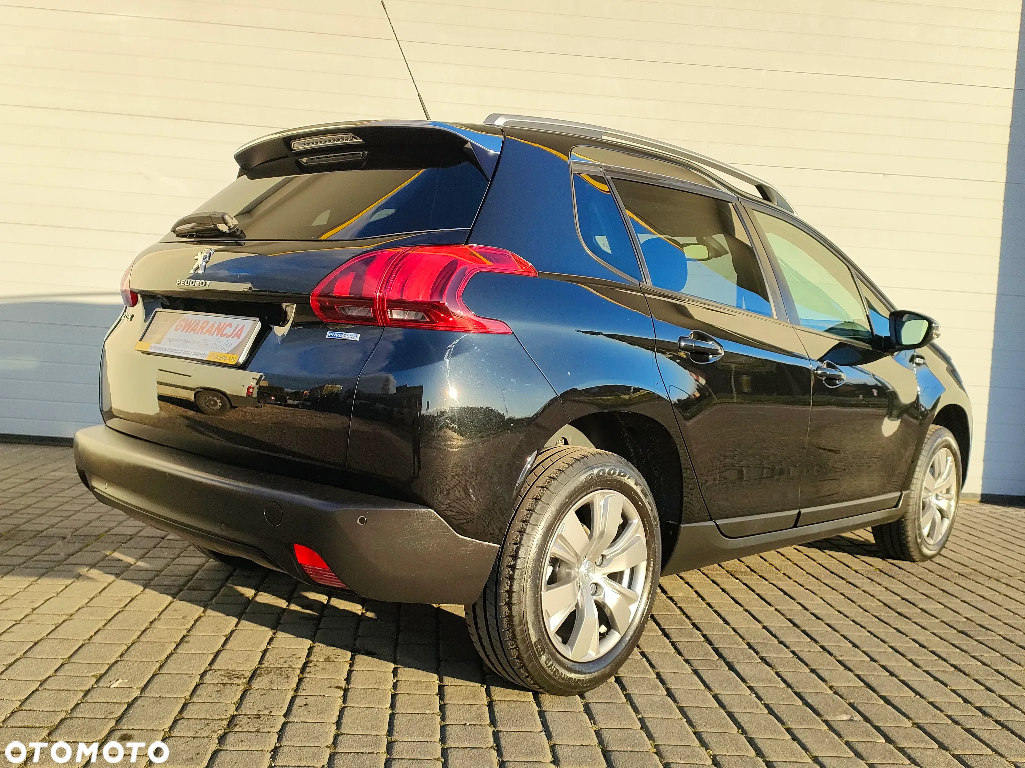Peugeot 2008 1.2 Pure Tech Style - 36