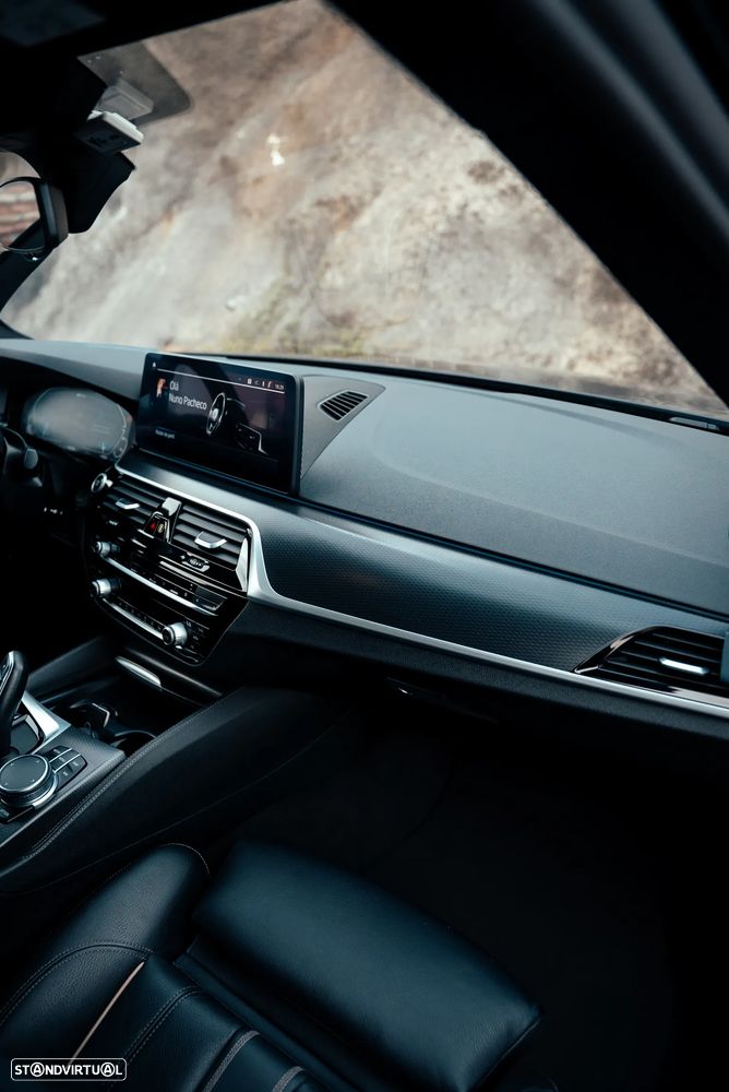 BMW 530 e Pack Desportivo M - 9