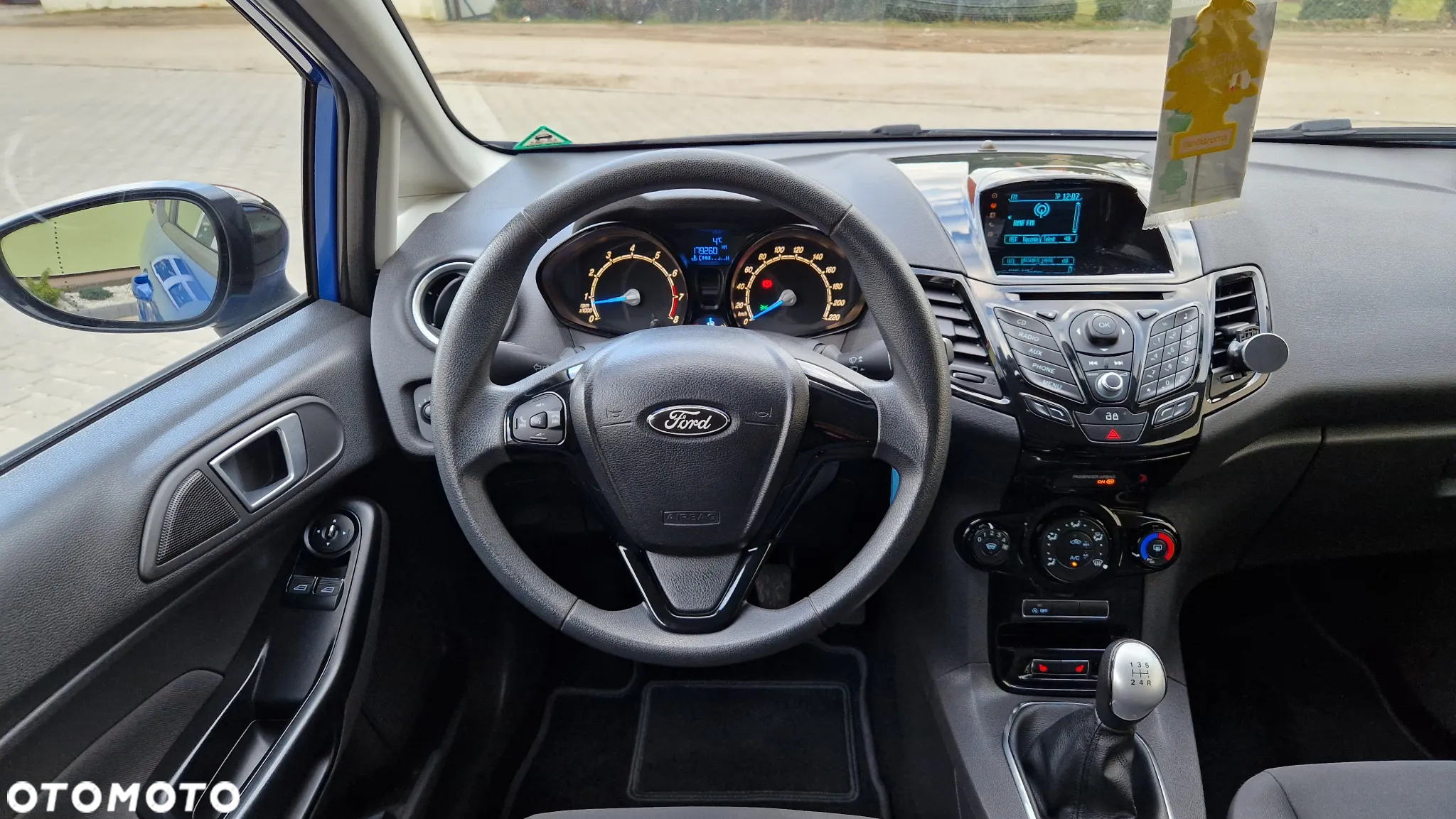 Ford Fiesta 1.0 Champions Edition - 32