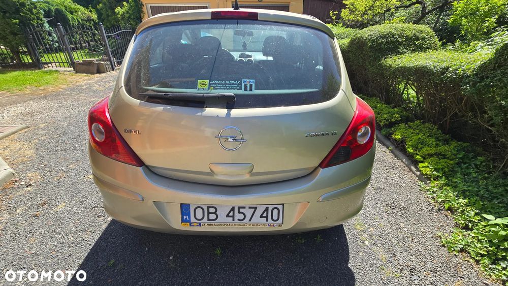 Opel Corsa 1.2 16V Cosmo - 2