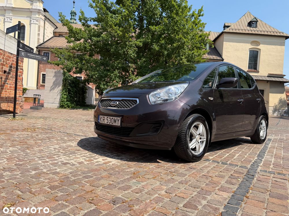 Kia Venga - 32