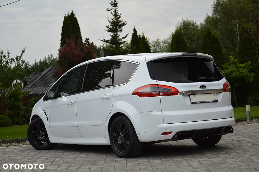 Ford S-Max - 11