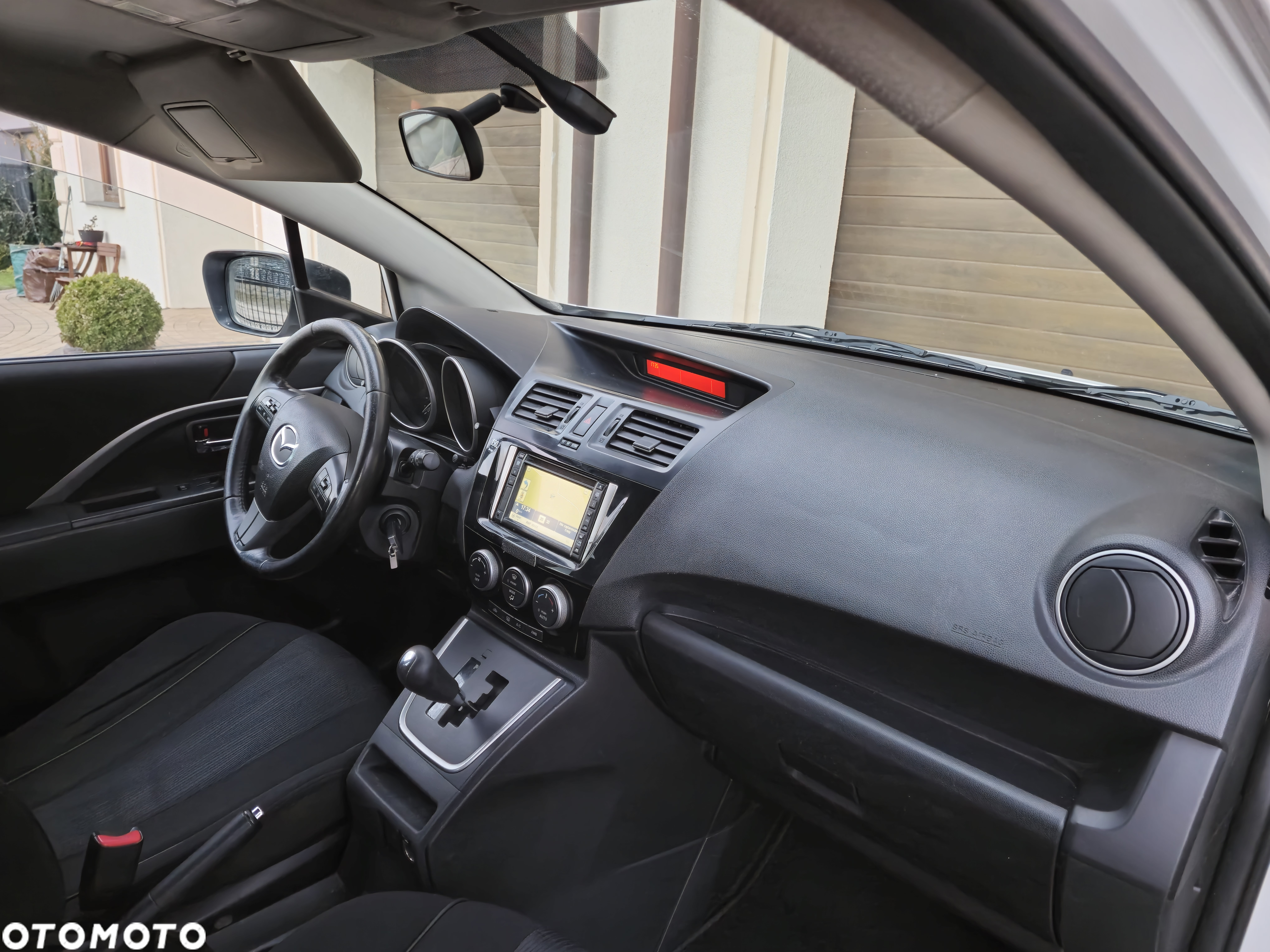 Mazda 5 - 6