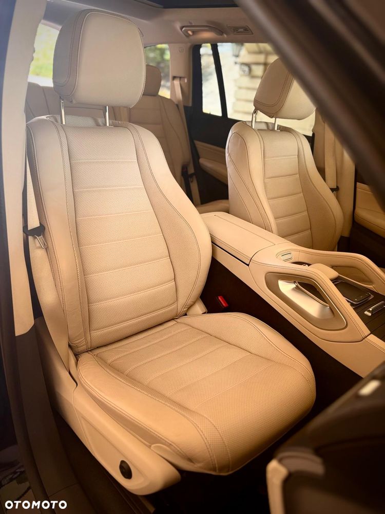 Mercedes-Benz GLS - 11