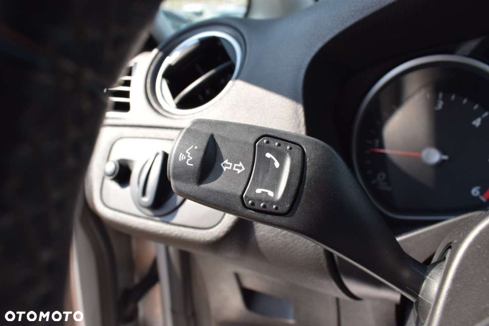 Ford S-Max - 32